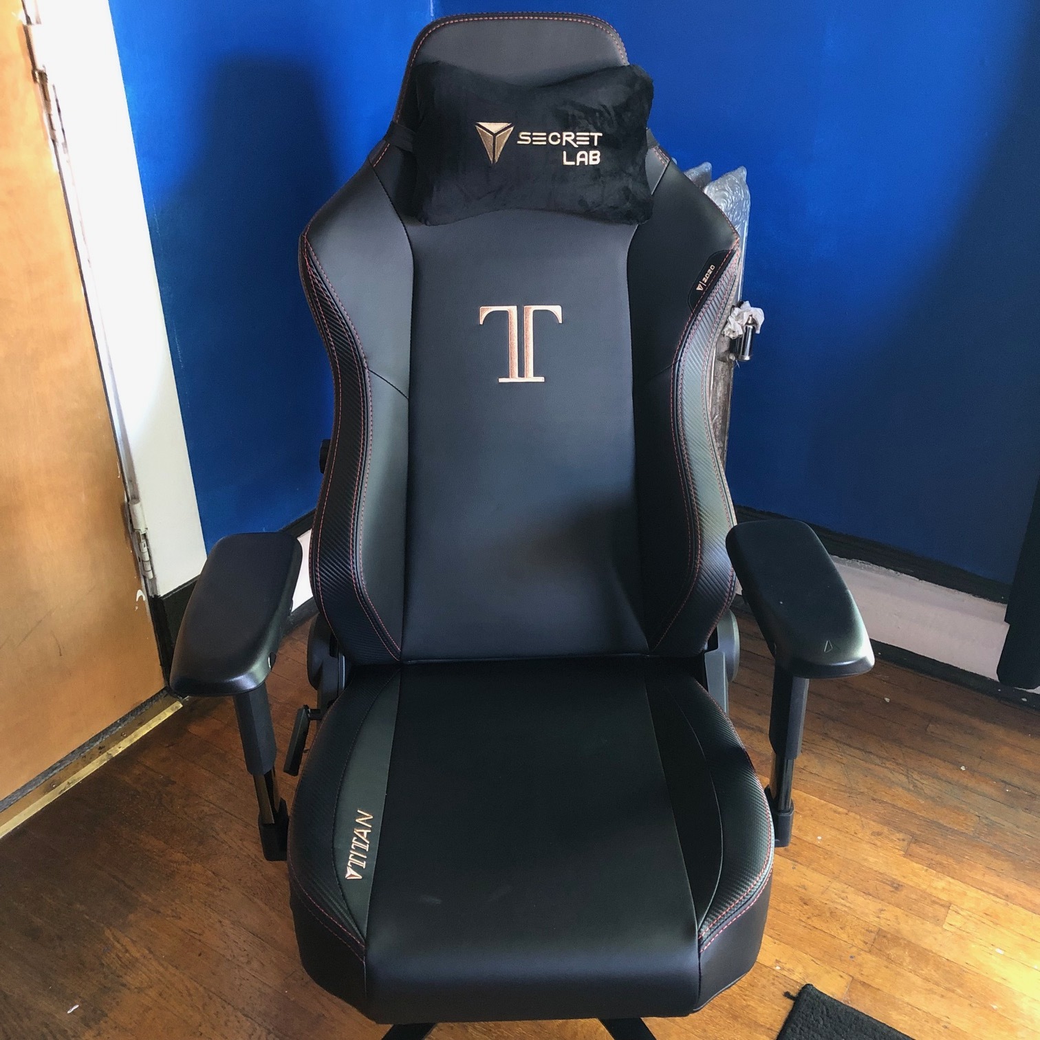 Lab titan chair hot sale