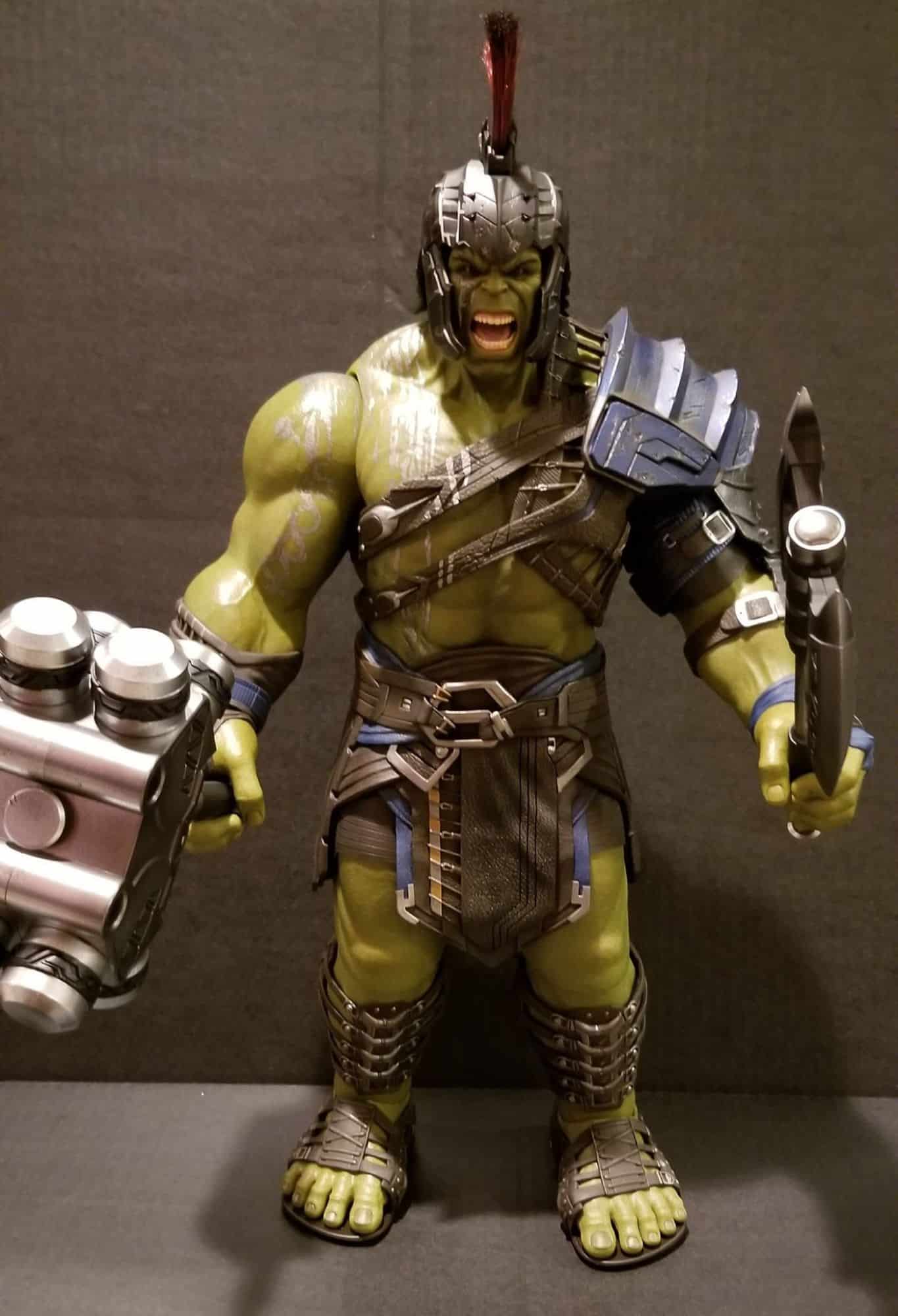 Hot Toys' Unveils Gladiator Hulk and Thor 'Ragnarok' Figures