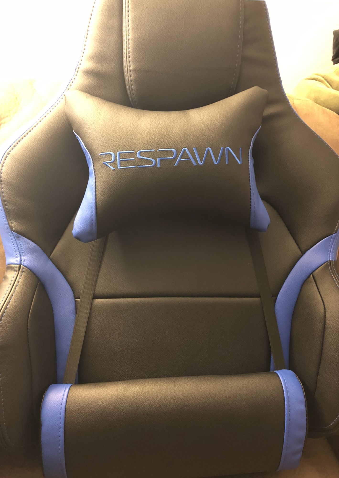 Respawn 400 best sale gaming chair