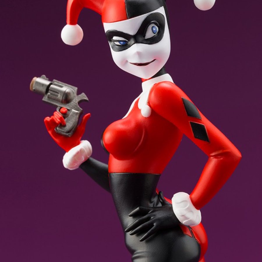 Batman: The Animated Series Joker and Harley Quinn Statues Coming From  Kotobukiya