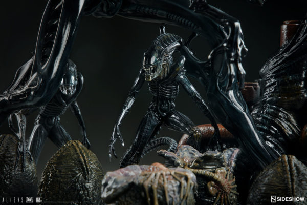 Alien Queen Bursts Onto the Scene from Sideshow Collectibles - Bleeding ...