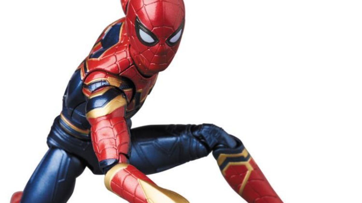 Mafex iron shop spider infinity war