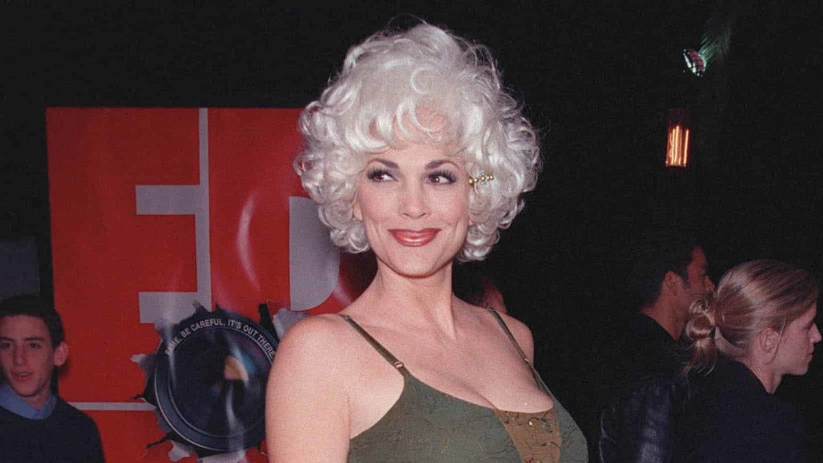 Julie Strain's Health Worsens, Tributes Paid