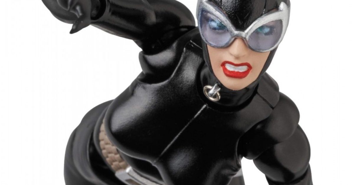 Catwoman Stretches Her Claws in New MAFEX Figure