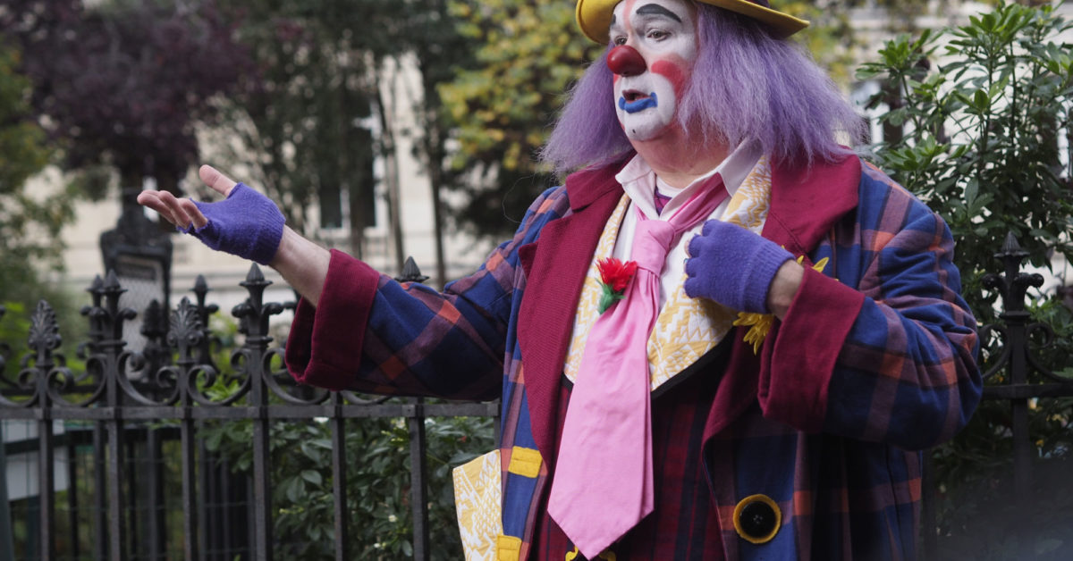 "Modern Family" Season 11 "Paris" "Julianna & Clive" Continues [Preview]