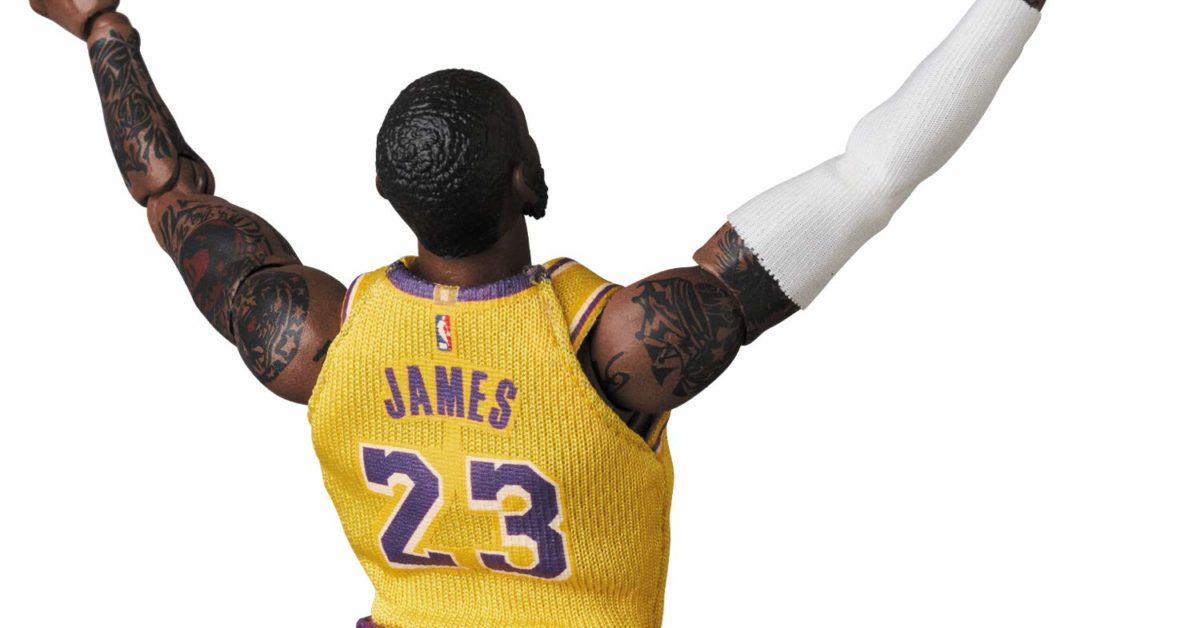 Lebron James Takes his Shot with Medicom MAFEX Figure