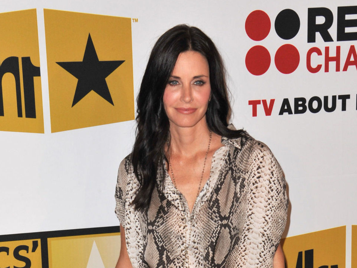 Shining Vale: Courteney Cox Horror-Comedy Gets STARZ Series Order