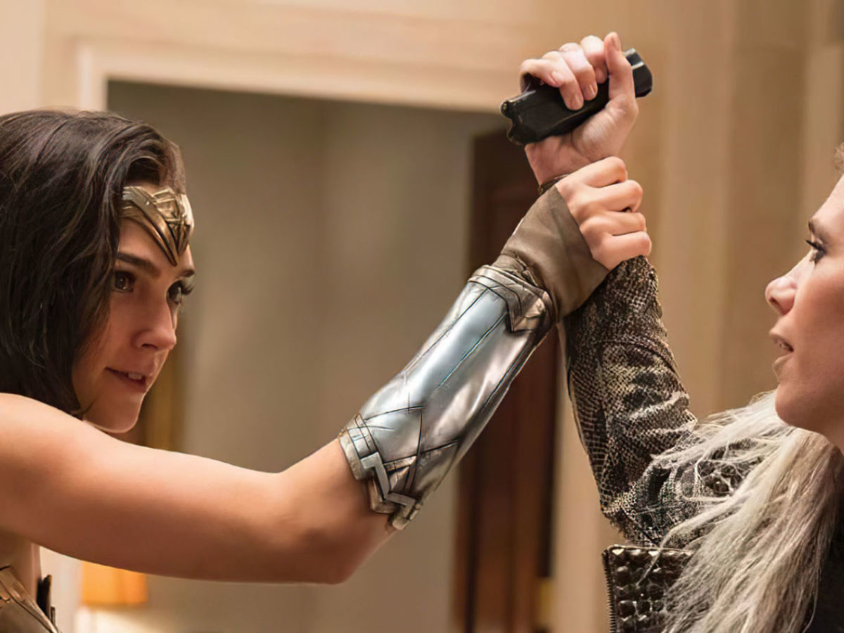 15 New Images from Wonder Woman 1984 from Recently Released Books