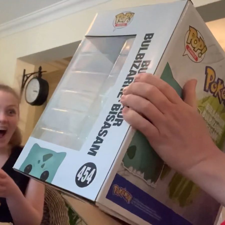 Eve Opens The Box Giant Sized Pokemon Funko Pop Vinyls For Europe - deja vu but i just died in roblox youtube