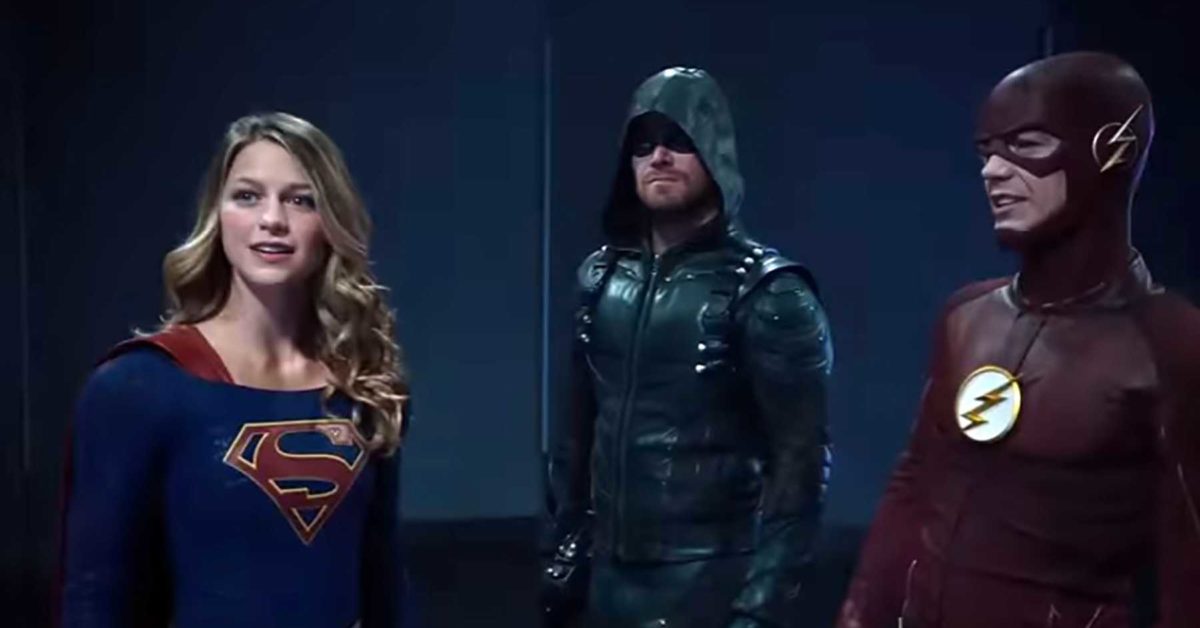 Arrow: Stephen Amell's Flash/Supergirl Tweet More Than Meets the Eye?