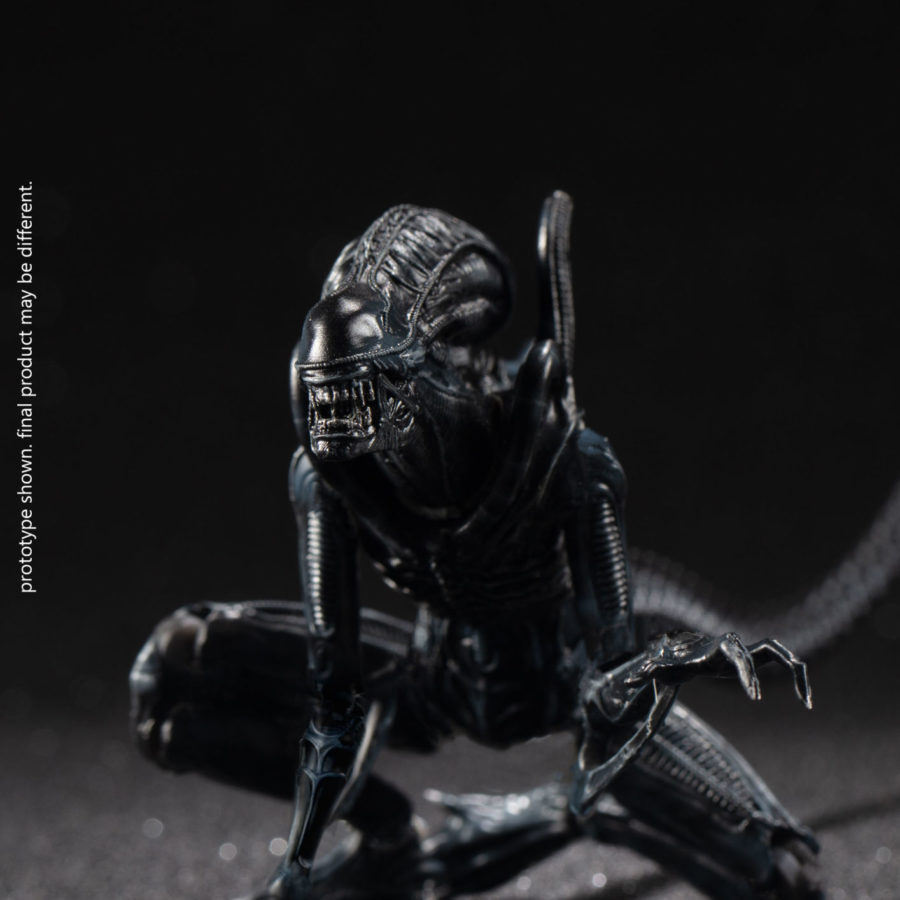 New Crouching Alien Xenomorph Arrives at Hiya Toy
