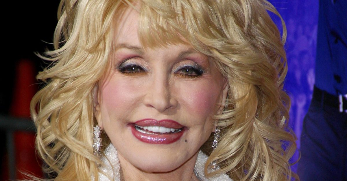 Dolly Parton Endorses Side Hustles for SquareSpace Super ...