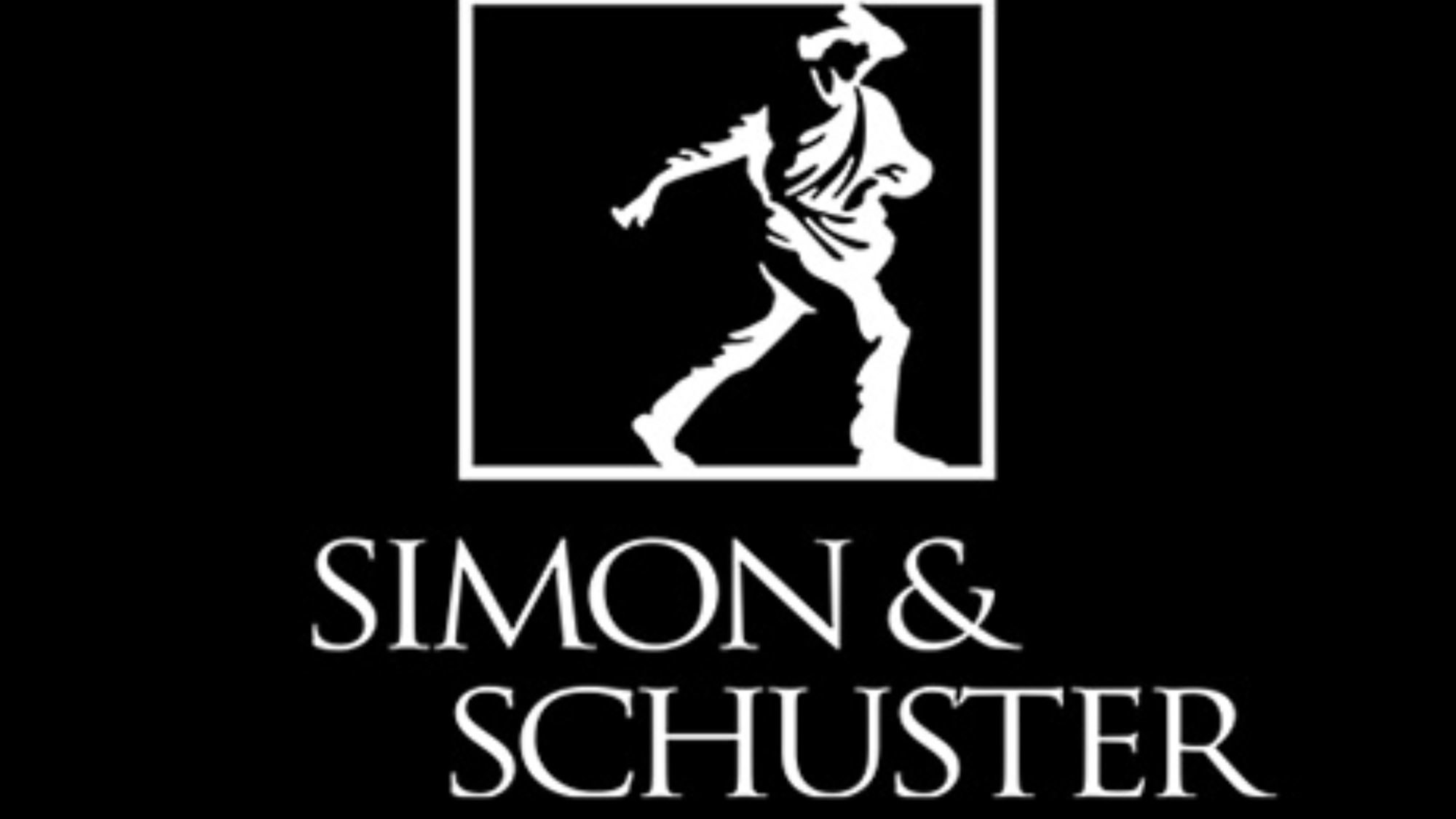 A Christmas Kiss In New York From Crystal Velasquez &amp; Chelsea Reyes