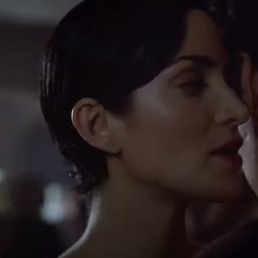 Carrie-anne moss sexy