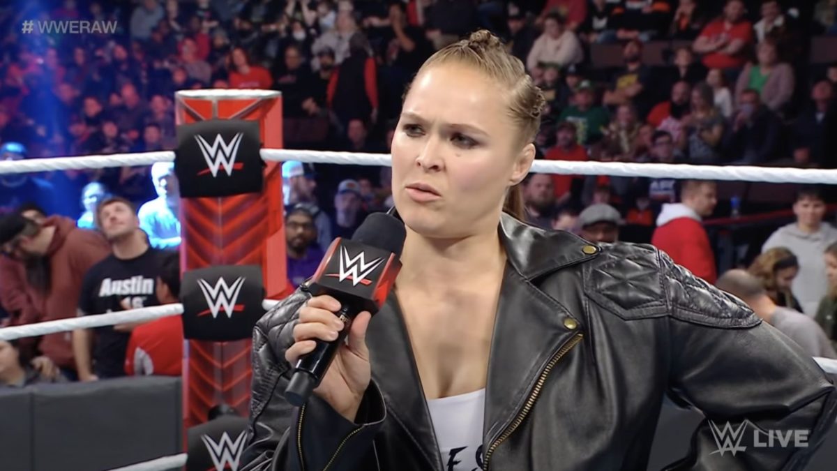 WWE News: Becky Lynch Trashes Ronda Rousey on Twitter, Note on