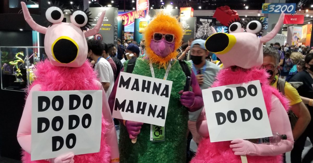 Cosplay: 80+ Images from SDCC 2022: Muppets, Madman, Mando & More - Vimarsana News