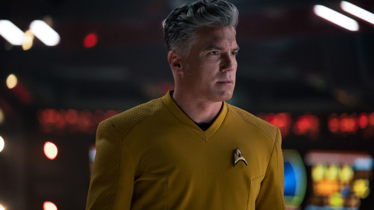 Star Trek's Anson Mount Shows Support for Star Wars' Actress Moses Ingram