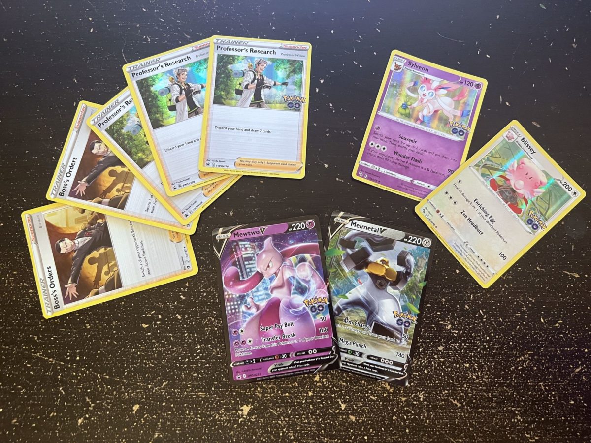 Pokemon Go Mewtwo V Battle Deck (Pokemon)