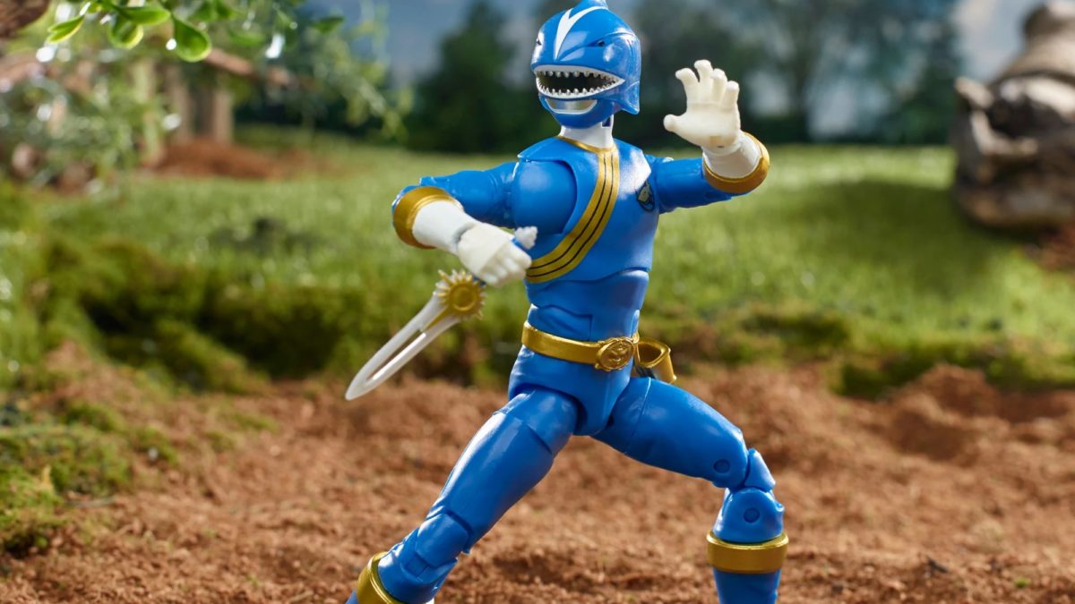 Hasbro Debuts New Power Rangers Figure with Blue Wild Force Ranger