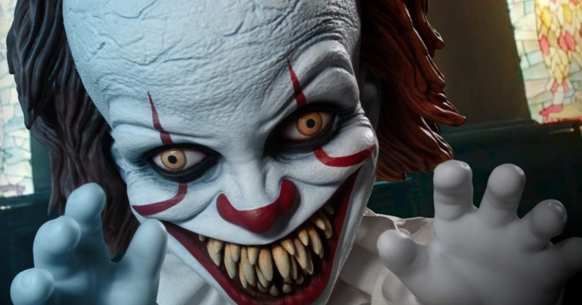 Mezco Toyz Talking Sinister Pennywise Doll Will Have You Float Too - Vimarsana News