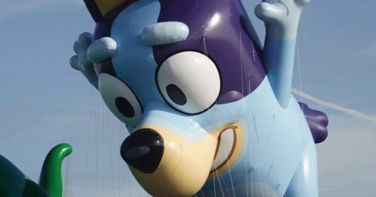 bluey-rules-balloon-debuts-at-2022-macy-s-thanksgiving-day-parade