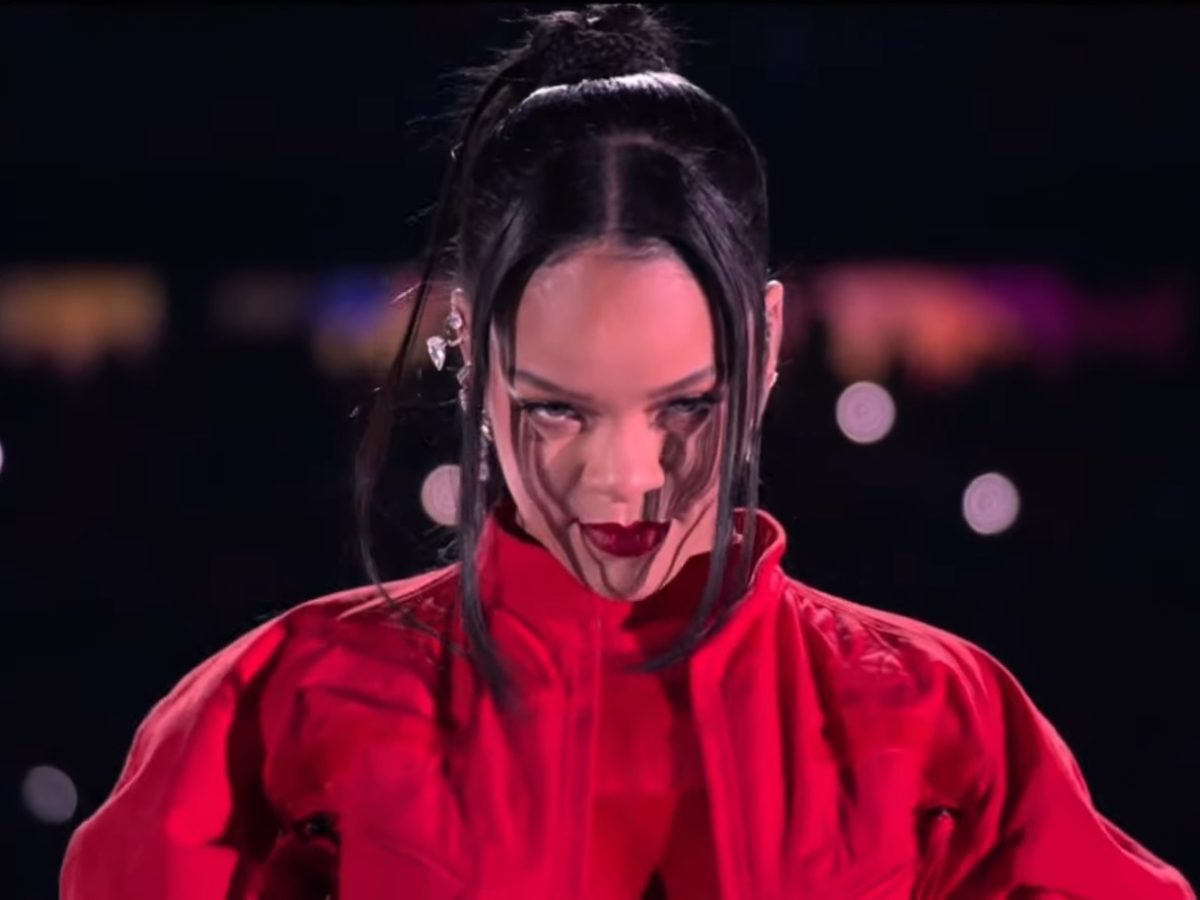 A Pregnant Rihanna Performs Super Bowl LVII Halftime Show: Watch – Rolling  Stone