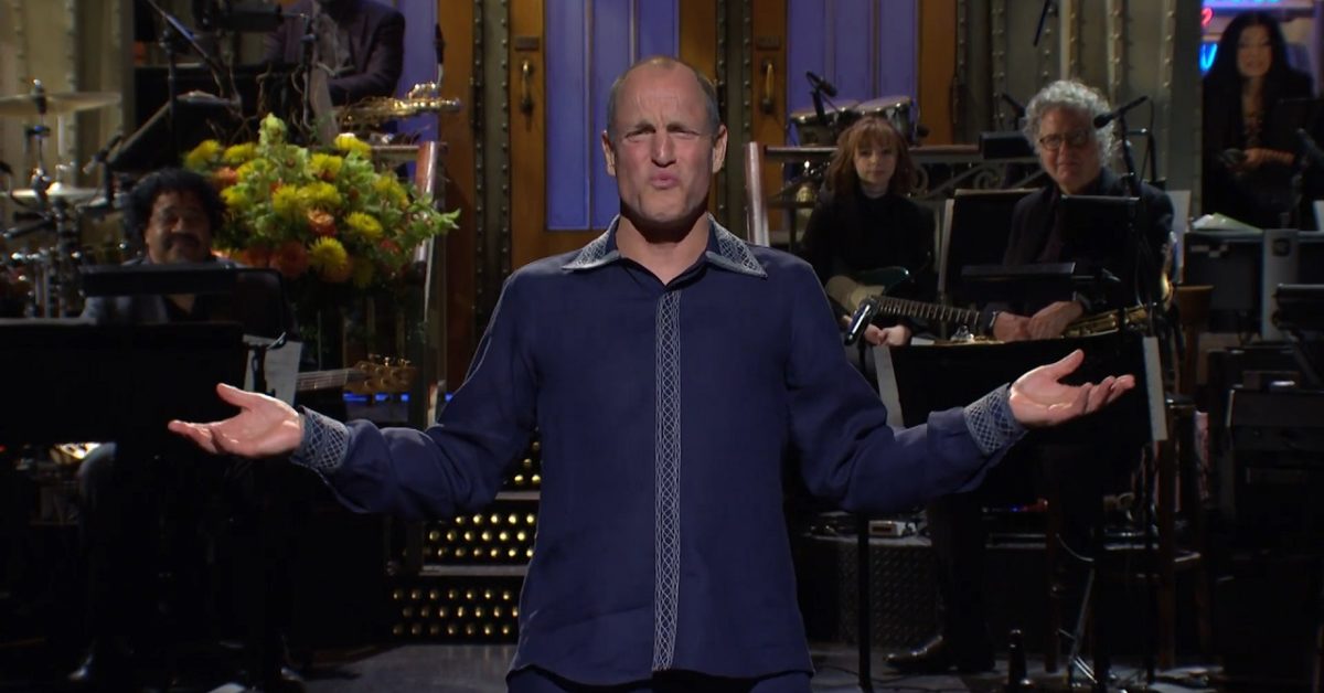 SNL: Woody Harrelson Wraps Rambling Monologue on Anti-Vaxxer Note - Vimarsana News