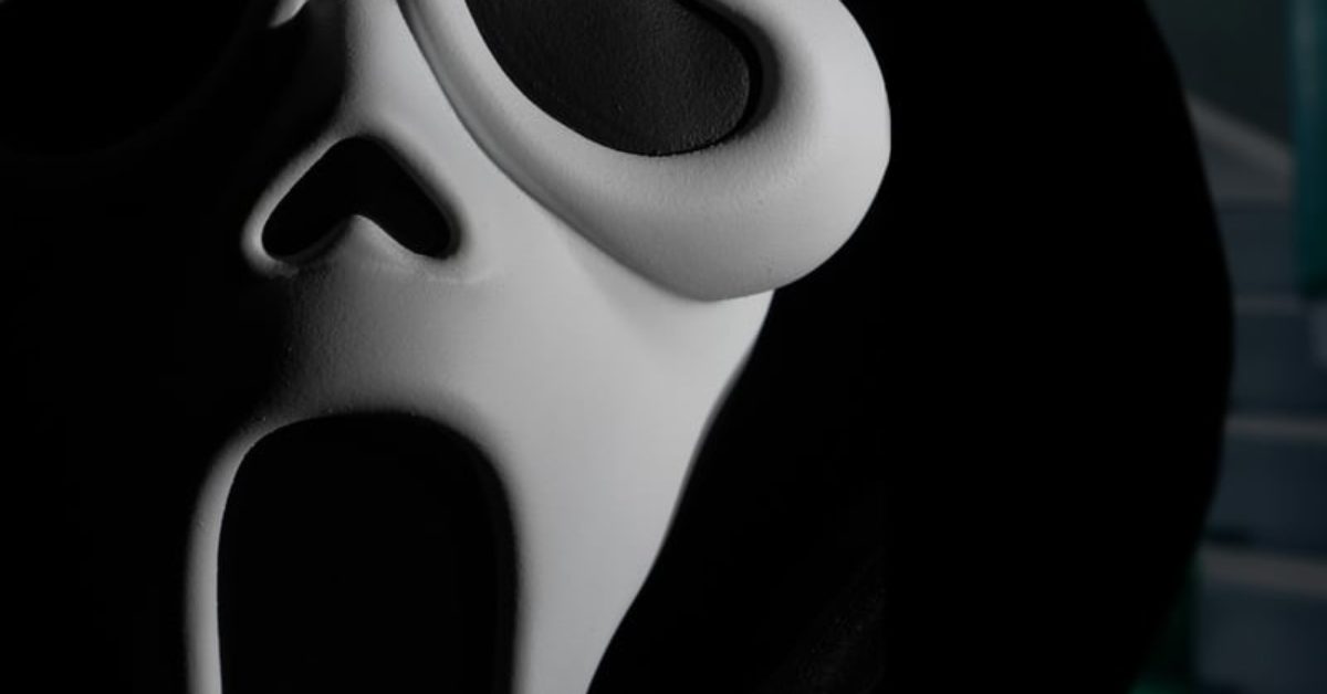 Don't Answer the Phone for Mezco Toyz New MDS Ghost Face Doll - Vimarsana News