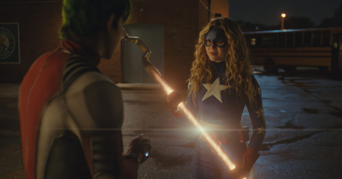 Titans/Stargirl Crossover: Bassinger, Potter & Seaton Share BTS Looks - Vimarsana News