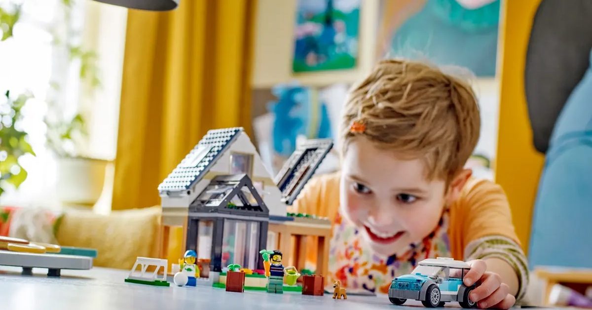 Move In with the LEGO City Family House and Electric Car