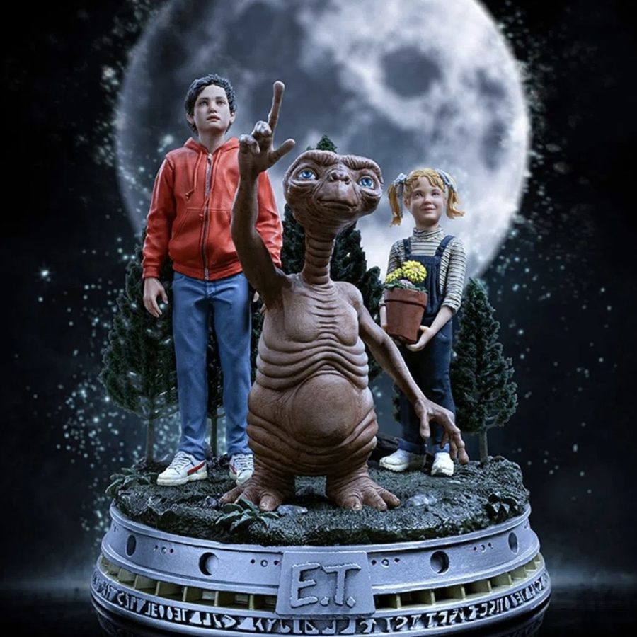 E.T., Elliot, and Gertie Deluxe 1:10 Scale Statue by Iron Studios