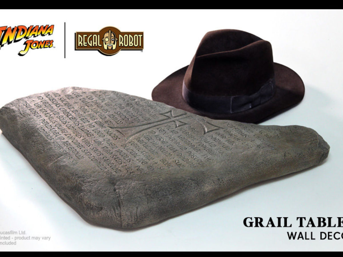 Grail Tablet 1:1 Wall Decor – Regal Robot