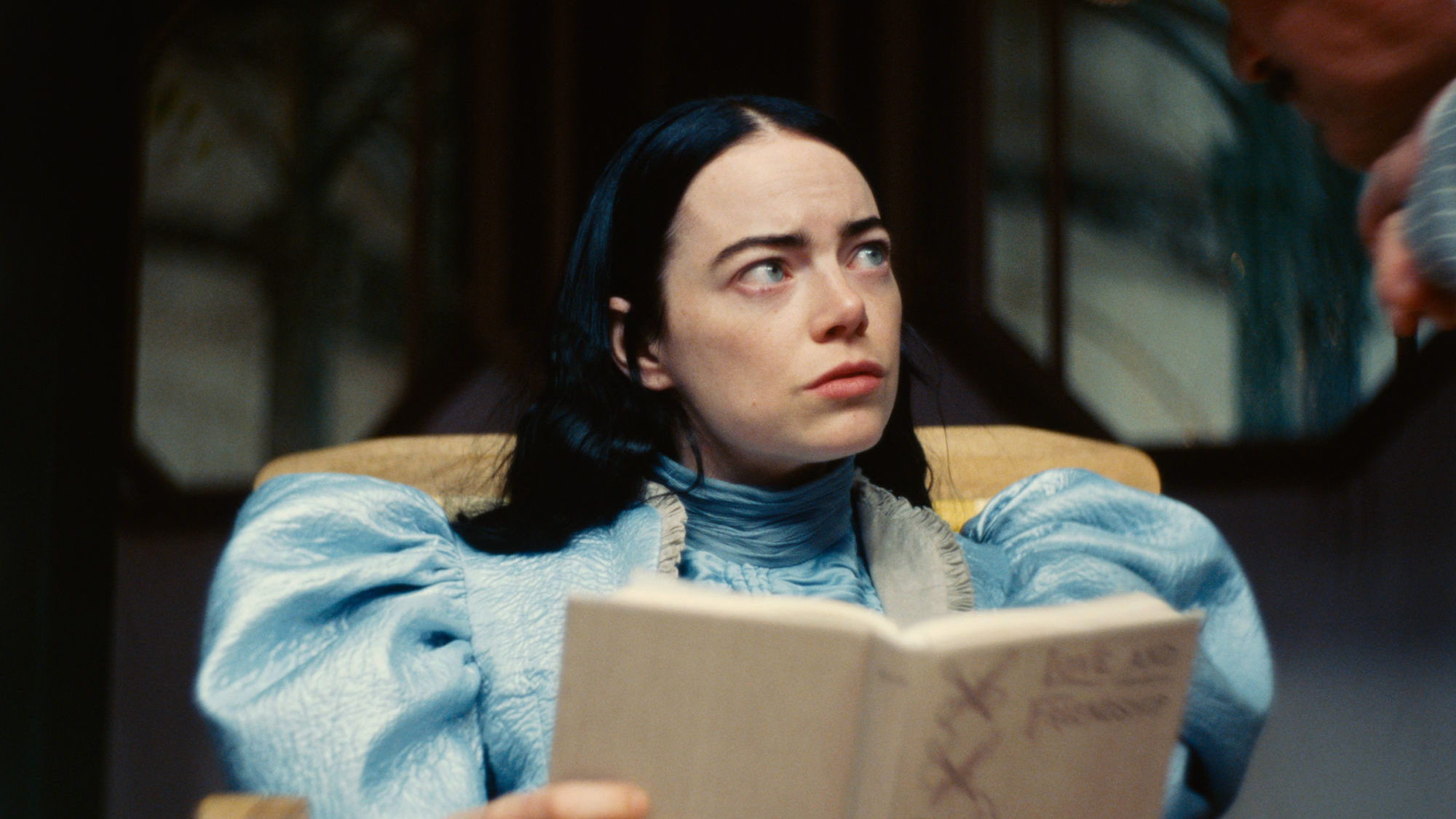New Poor Things Clip Shows Bella Learning The Wonders Of Reading