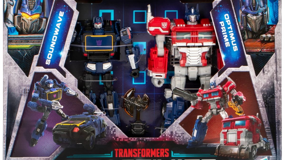 Transformers: Reactivate Optimus Prime and Soundwave Figures