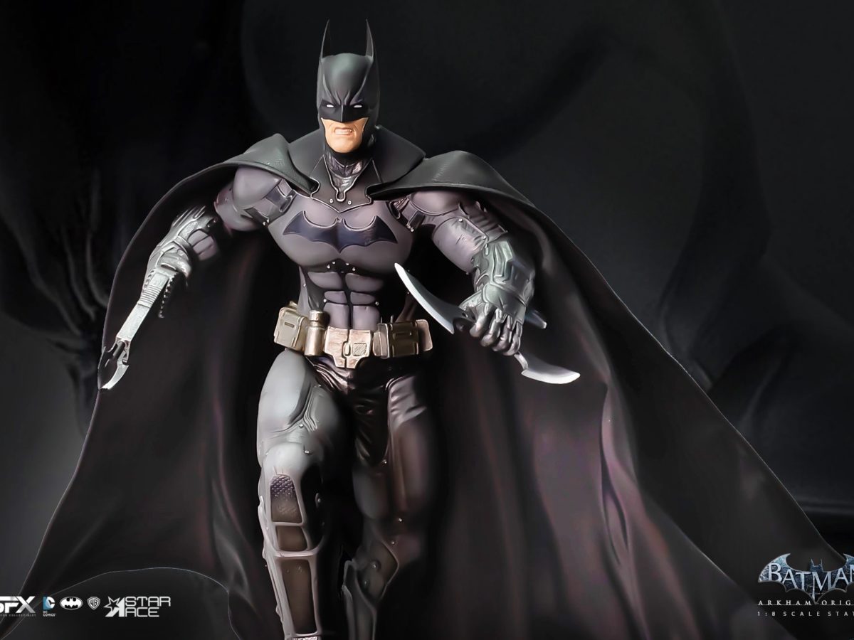 Batman-Arkham Origins Excl Statue - sfxcollectibles