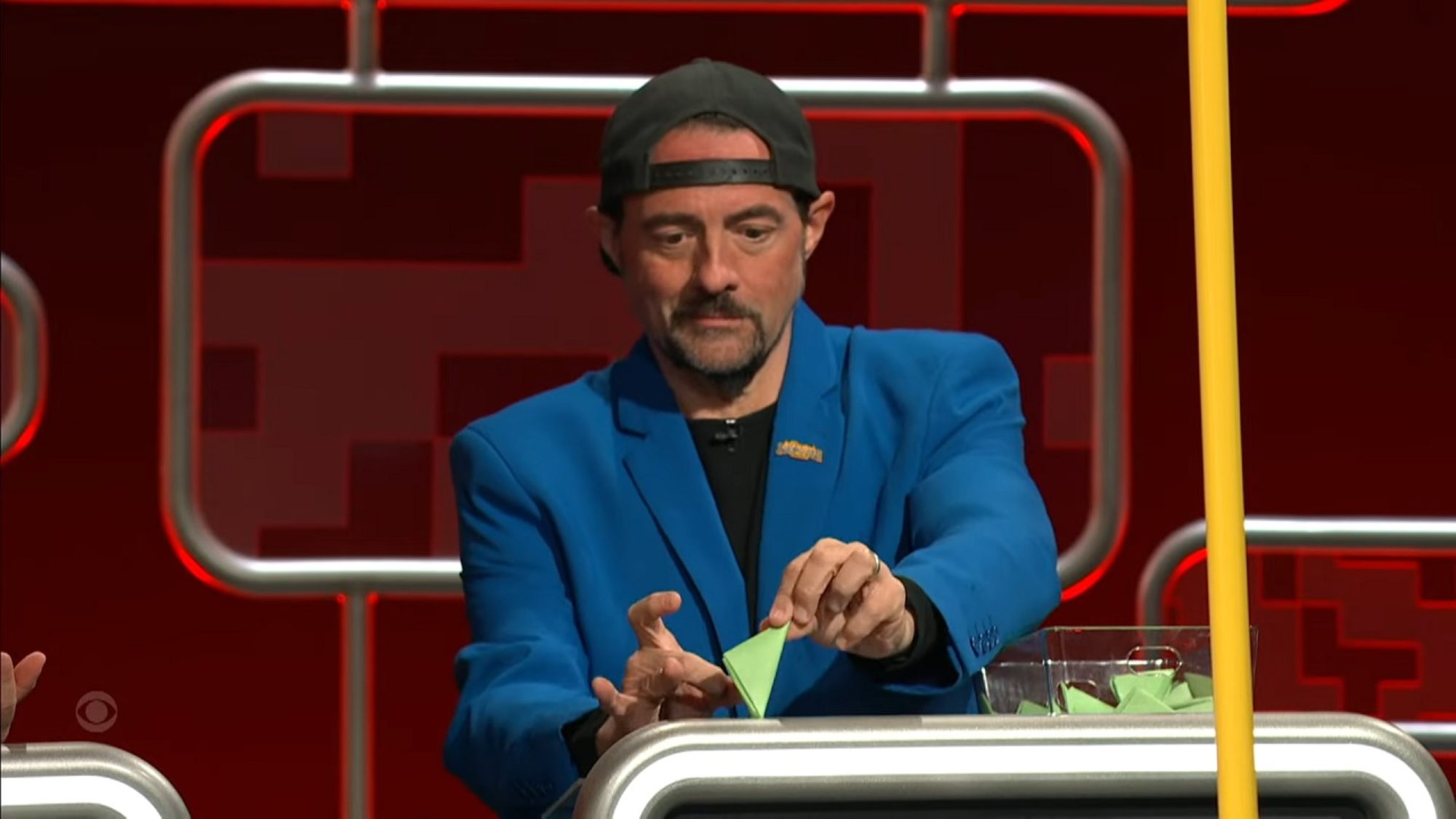 Kevin Smith Shows Off His Sweet Paper Football Skills: After Midnight