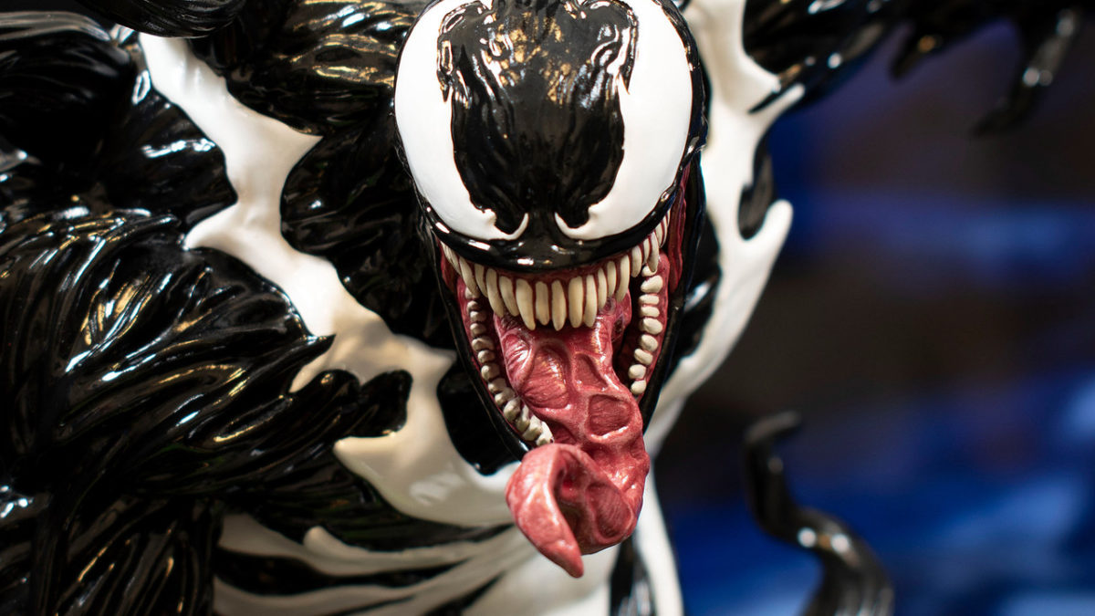 Diamond Select Unveils Marvel's Spider-Man 2 Deluxe Venom Statue