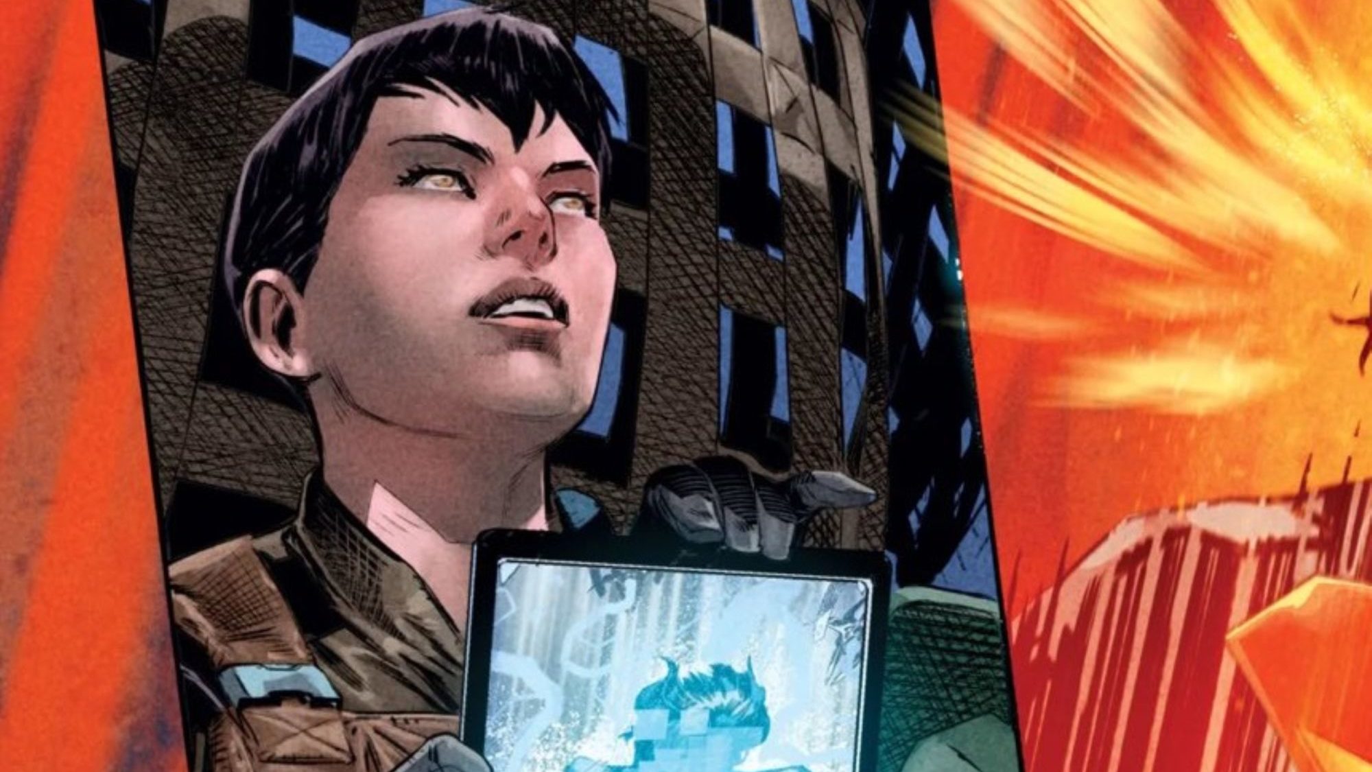 Is Absolute Lois Lane a Soldier in Absolute Superman?