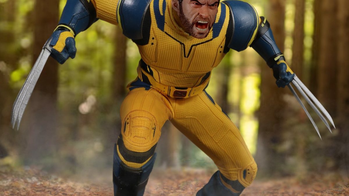 Mezco Toyz Debuts New One:12 Collective Deadpool & Wolverine Logan