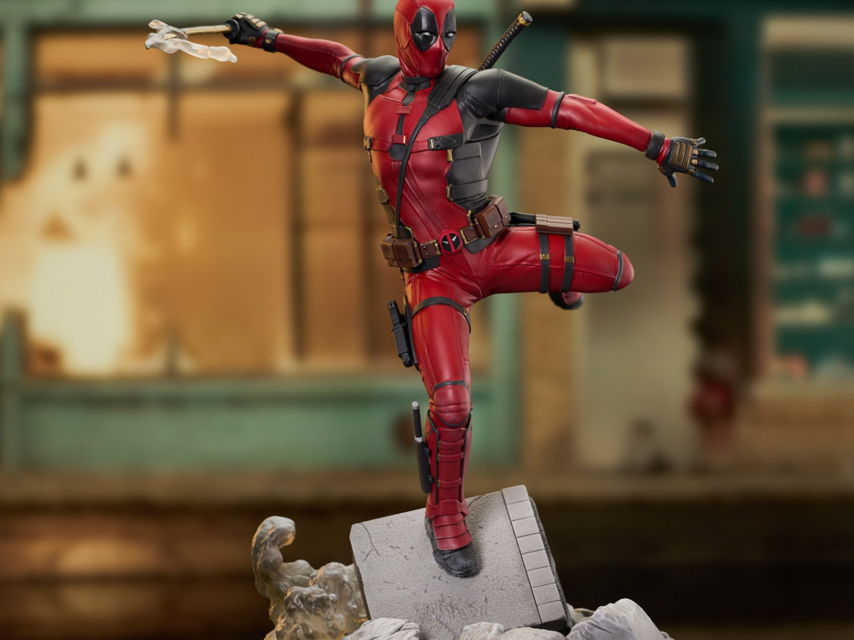 Diamond Select Toys Deadpool スタチューフィギュア Marvel: Deadpool Bust : Amazon.ca: Toys & Games