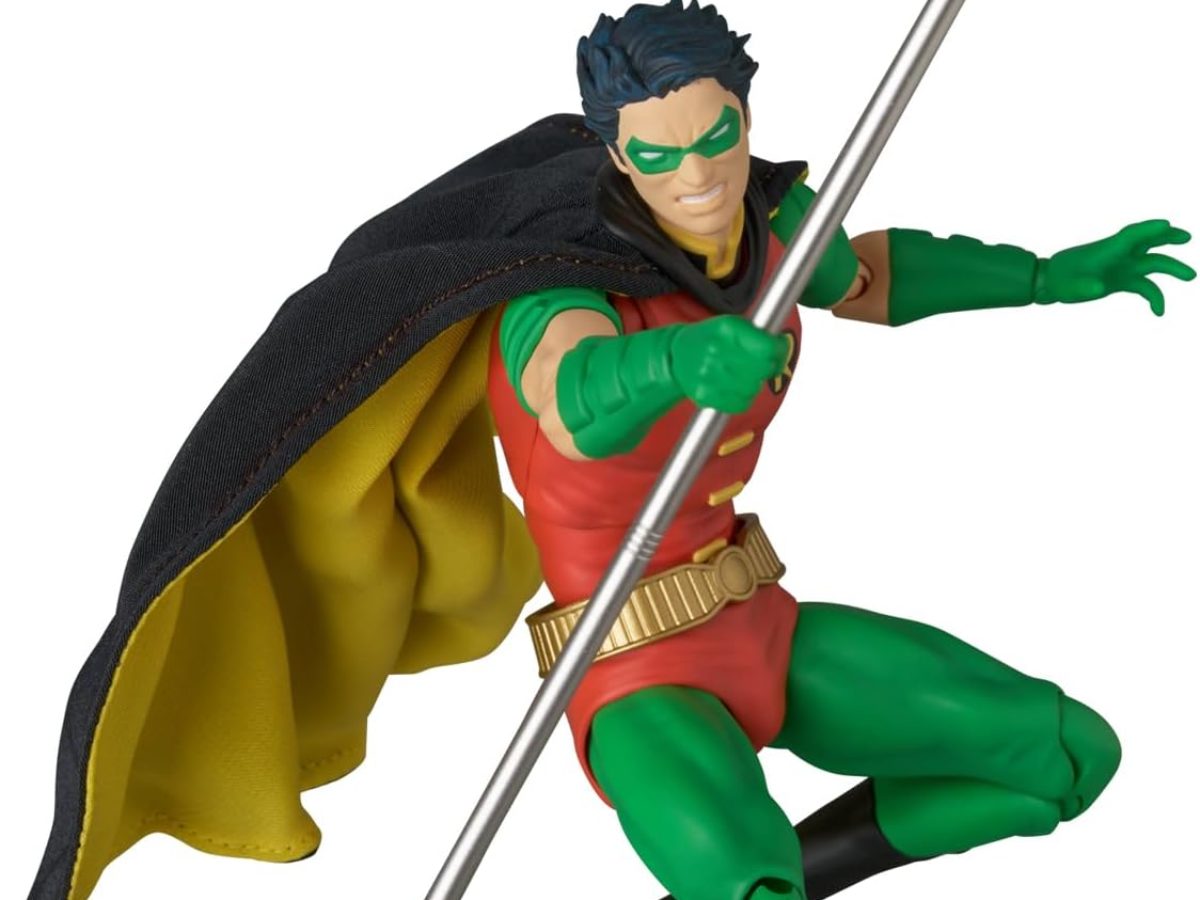 MAFEX-Hush-Robin-007-1200x900.jpg