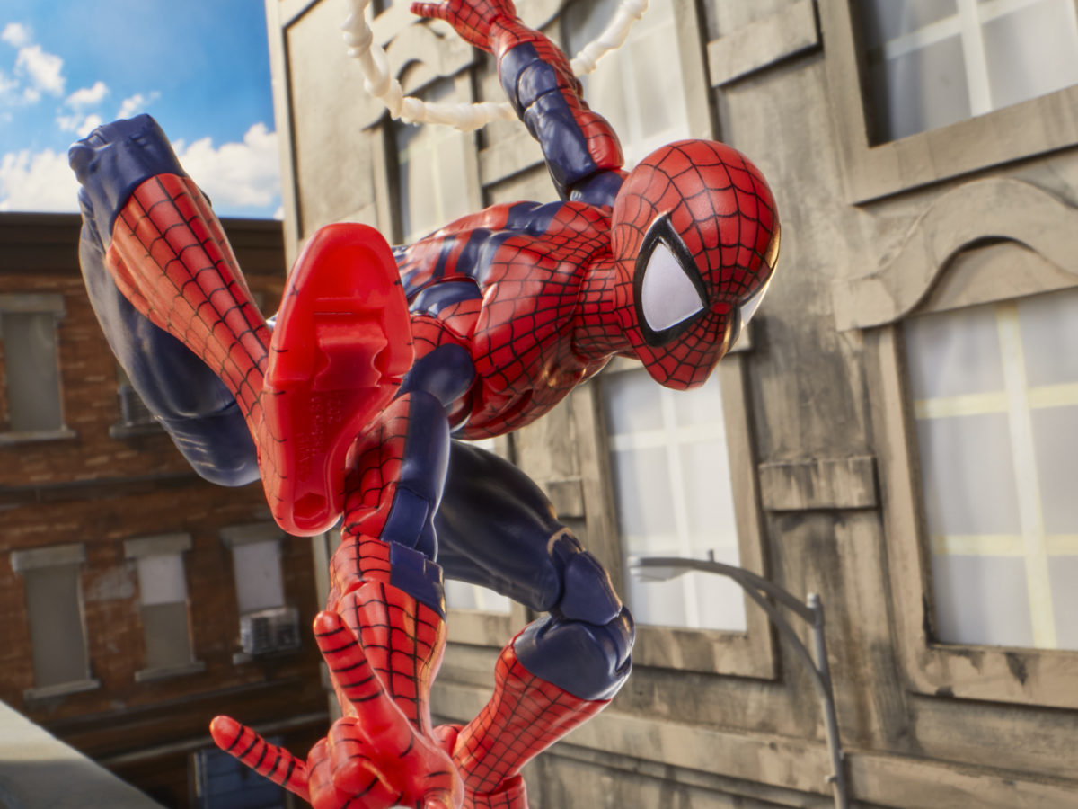 Hasbro Announces New Maximum Marvel Legends with 90s Spider-Man
