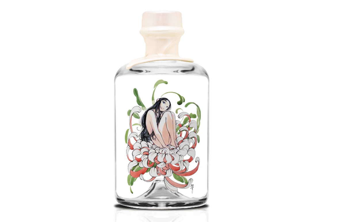 A Limited-Edition Peach Momoko Gin Available To Collectors In Italy