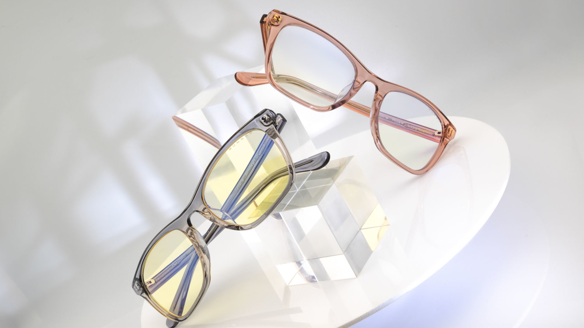 Gunnar представляет инновационные очки для женщин — Tindra