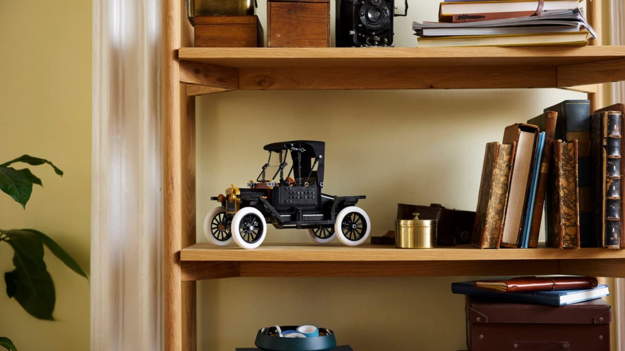 Return to the Early 1900s with the New LEGO Icons Ford Model T Set