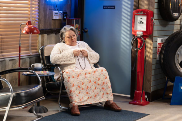 Georgie & Mandy's First Marriage: Our S02E16, Season 2 Finale Previews