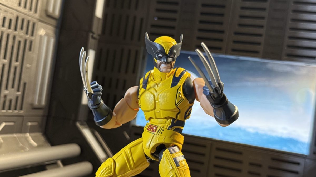 Wolverine Slices and Dices with Uncanny Blokees Champion Class Kit