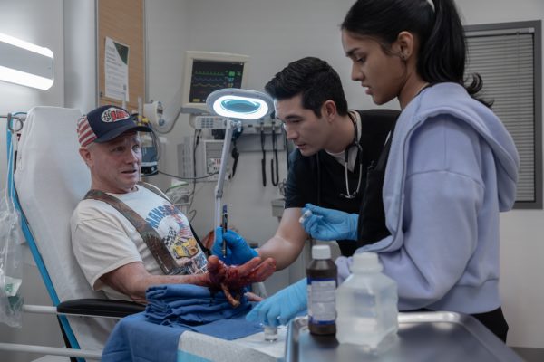 The Pitt S02E14: "8:00 P.M." Preview: And The Hits Just Keep on Coming